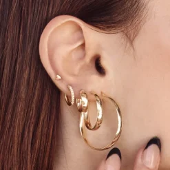 Online Diamond Helix Huggie Single Earring in 10k Gold Gifts For Him | Bridal Gifts