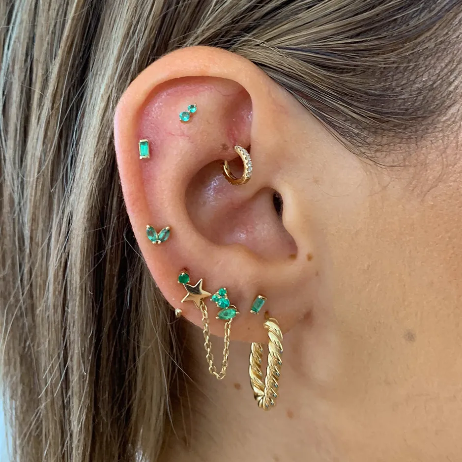 Outlet Emerald Baguette Helix Single Stud Earring in 10k Gold Natural Gemstones | 10k Gold