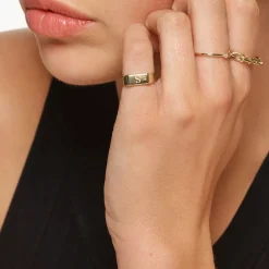 Discount Engravable Rectangle Signet Pinky Ring in Gold Best Selling Gifts | Engravable Jewellery