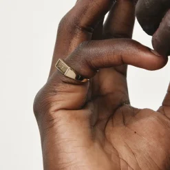 Discount Engravable Rectangle Signet Pinky Ring in Gold Best Selling Gifts | Engravable Jewellery