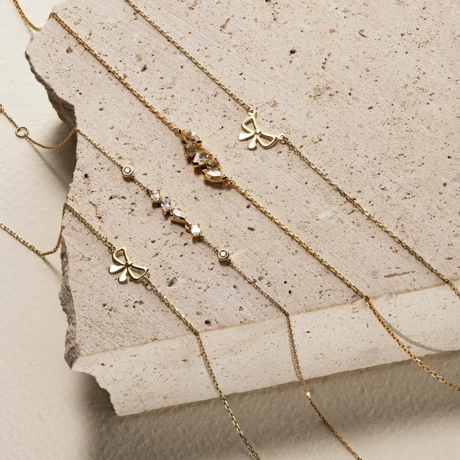 Best Medley x Dinnara Lab-Grown Diamond 0.25ct Station Bracelet in 10k Gold Luxe Gifting | Laboratory-grown Diamonds